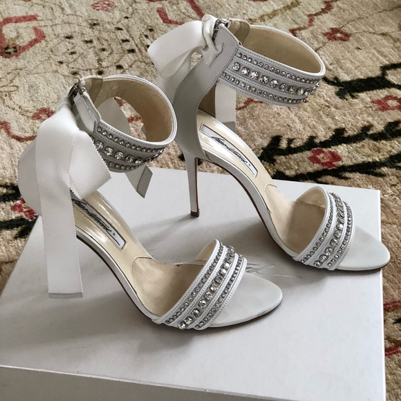 Brian Atwood Nausica white evening/bridal sandals - Picture 3 of 8